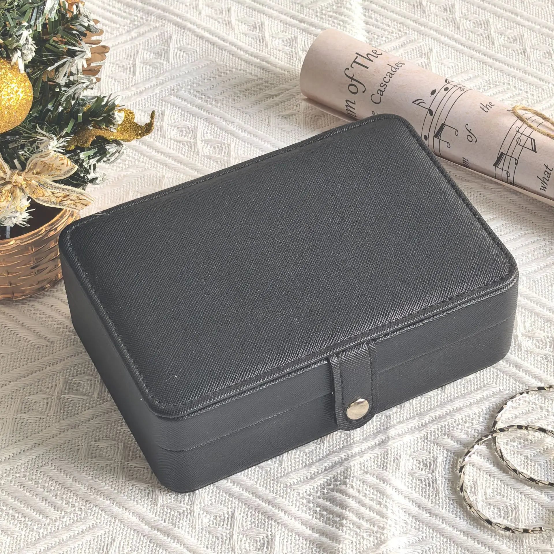 Leather Jewelry Box Organizer Jewelry Display Jewelry Boxes and Packaging Ring Box Suitable for Earrings and Rings