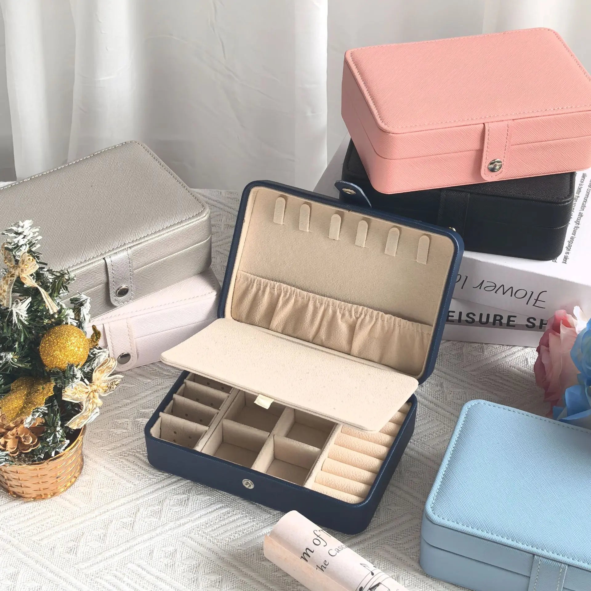 Leather Jewelry Box Organizer Jewelry Display Jewelry Boxes and Packaging Ring Box Suitable for Earrings and Rings
