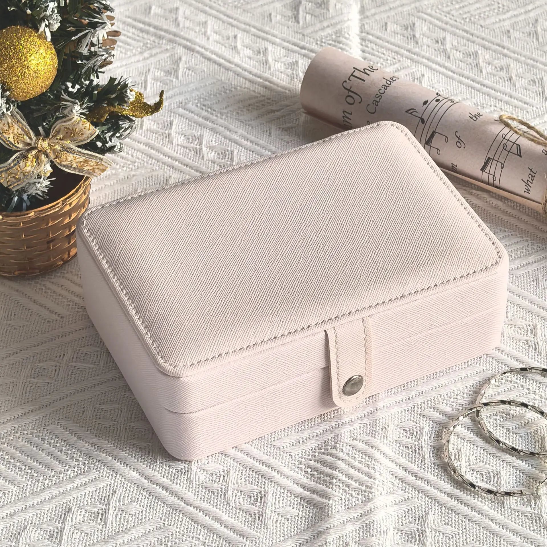 Leather Jewelry Box Organizer Jewelry Display Jewelry Boxes and Packaging Ring Box Suitable for Earrings and Rings